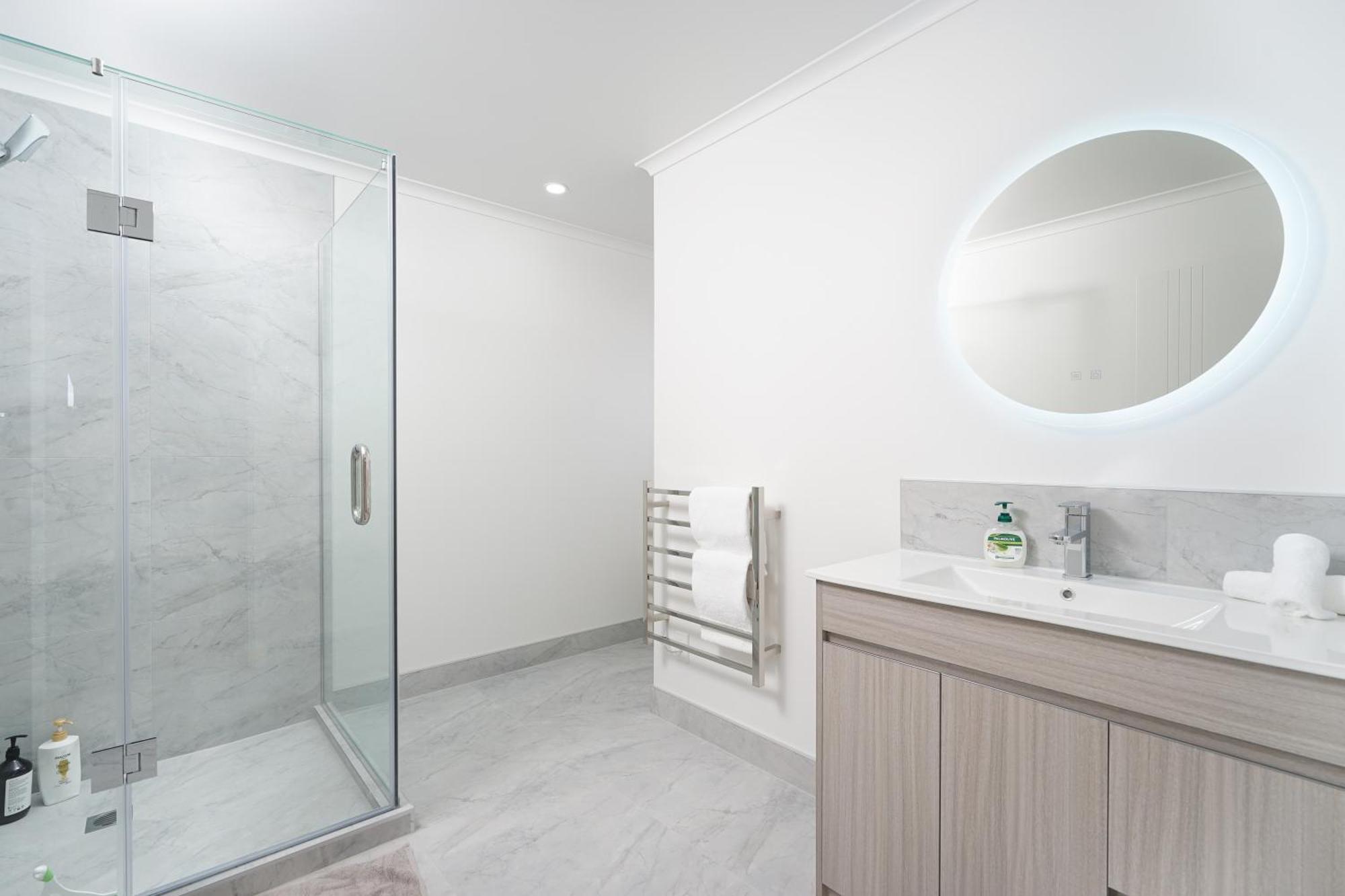 Charming 4Bds House With 3 Bathrooms Brand New Hamilton Buitenkant foto